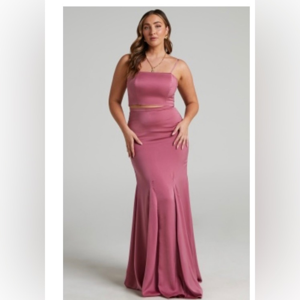 Showpo NWT dusty rose skirt set